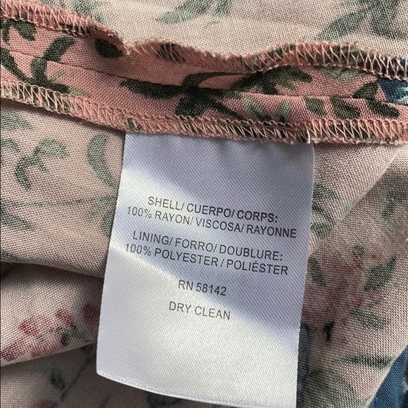 Gal meets Glam Isadora Floral Print wrap Dress. S2 - Picture 13 of 16